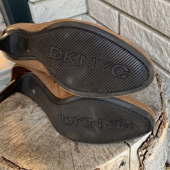 𝅺DKNYC Samira Suede Round Toe Ankle Booties Tan Sz 10 - Picture 12 of 14